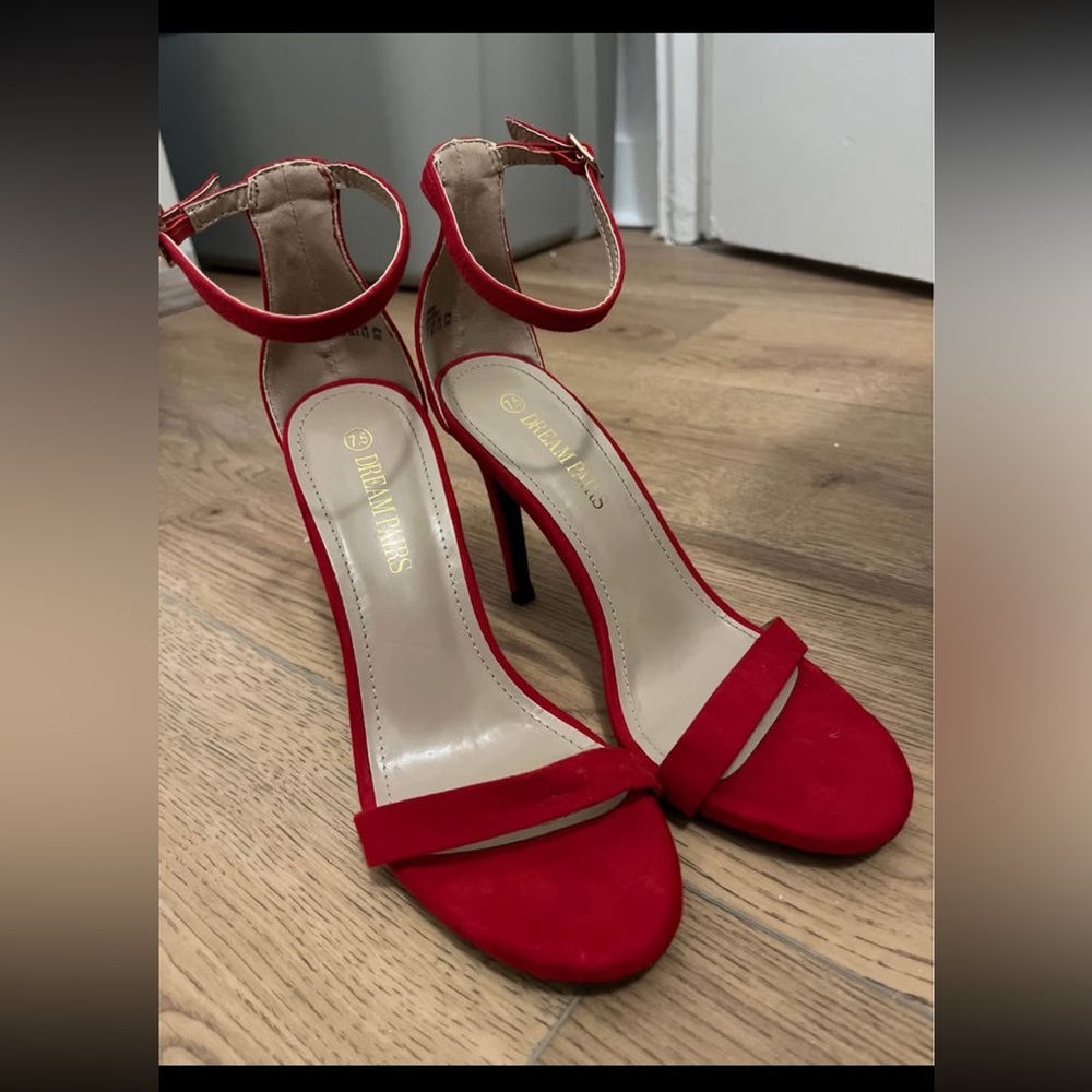 W 7.5 Red Suede Heels